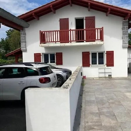Appartement Jatxou Apartment *
